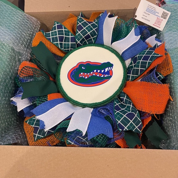 UNIVERSITY of Florida UF “Gators” wreath. Authentic colors! Very FULL, very luxe - Picture 8 of 8